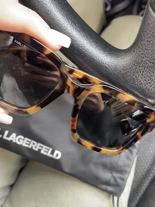 Lunettes chic de soleil